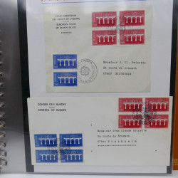 Collection feuillets de timbres Europa 1960-1999 en 13 albums.