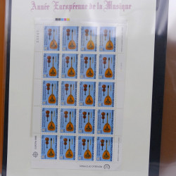 Collection feuillets de timbres Europa 1960-1999 en 13 albums.