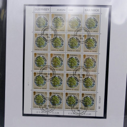 Collection feuillets de timbres Europa 1960-1999 en 13 albums.