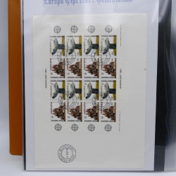 Collection feuillets de timbres Europa 1960-1999 en 13 albums.