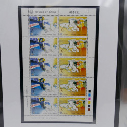 Collection feuillets de timbres Europa 1960-1999 en 13 albums.