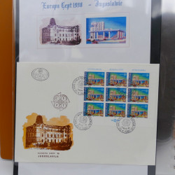 Collection feuillets de timbres Europa 1960-1999 en 13 albums.