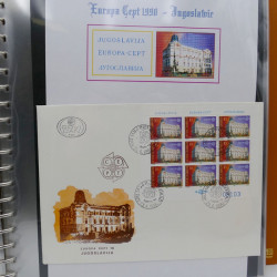 Collection feuillets de timbres Europa 1960-1999 en 13 albums.