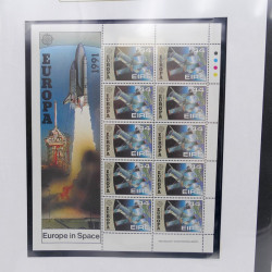 Collection feuillets de timbres Europa 1960-1999 en 13 albums.