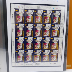 Collection feuillets de timbres Europa 1960-1999 en 13 albums.