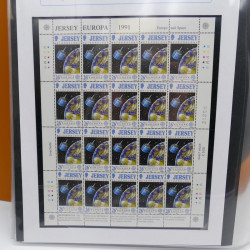 Collection feuillets de timbres Europa 1960-1999 en 13 albums.