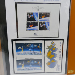 Collection feuillets de timbres Europa 1960-1999 en 13 albums.