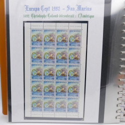 Collection feuillets de timbres Europa 1960-1999 en 13 albums.