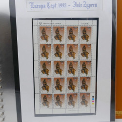 Collection feuillets de timbres Europa 1960-1999 en 13 albums.