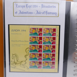 Collection feuillets de timbres Europa 1960-1999 en 13 albums.