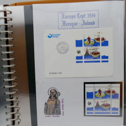 Collection feuillets de timbres Europa 1960-1999 en 13 albums.