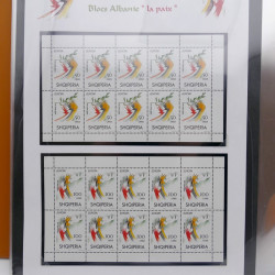 Collection feuillets de timbres Europa 1960-1999 en 13 albums.