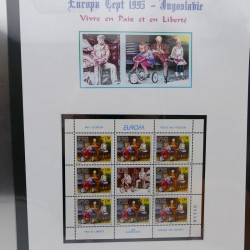 Collection feuillets de timbres Europa 1960-1999 en 13 albums.