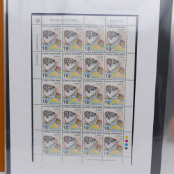 Collection feuillets de timbres Europa 1960-1999 en 13 albums.