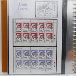 Collection feuillets de timbres Europa 1960-1999 en 13 albums.