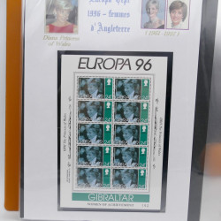 Collection feuillets de timbres Europa 1960-1999 en 13 albums.