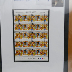 Collection feuillets de timbres Europa 1960-1999 en 13 albums.