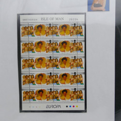 Collection feuillets de timbres Europa 1960-1999 en 13 albums.