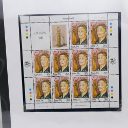 Collection feuillets de timbres Europa 1960-1999 en 13 albums.