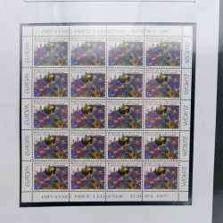 Collection feuillets de timbres Europa 1960-1999 en 13 albums.