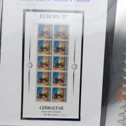 Collection feuillets de timbres Europa 1960-1999 en 13 albums.