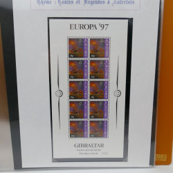 Collection feuillets de timbres Europa 1960-1999 en 13 albums.