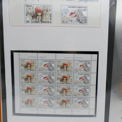 Collection feuillets de timbres Europa 1960-1999 en 13 albums.