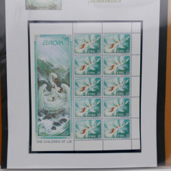 Collection feuillets de timbres Europa 1960-1999 en 13 albums.