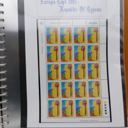 Collection feuillets de timbres Europa 1960-1999 en 13 albums.