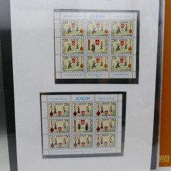 Collection feuillets de timbres Europa 1960-1999 en 13 albums.