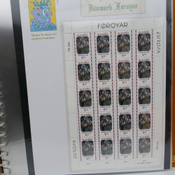 Collection feuillets de timbres Europa 1960-1999 en 13 albums.