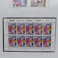 Collection feuillets de timbres Europa 1960-1999 en 13 albums.