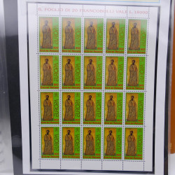 Collection feuillets de timbres Europa 1960-1999 en 13 albums.