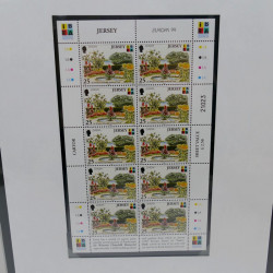 Collection feuillets de timbres Europa 1960-1999 en 13 albums.