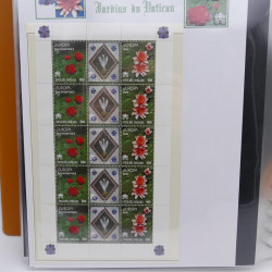 Collection feuillets de timbres Europa 1960-1999 en 13 albums.