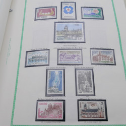 Collection timbres de France 1977-1990 neufs complet en album FO Yvert.
