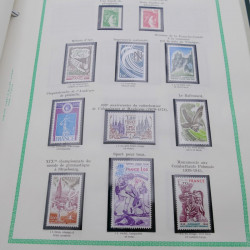 Collection timbres de France 1977-1990 neufs complet en album FO Yvert.