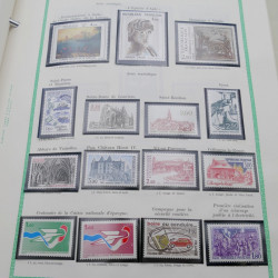 Collection timbres de France 1977-1990 neufs complet en album FO Yvert.