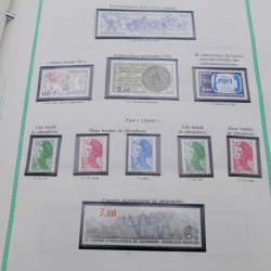 Collection timbres de France 1977-1990 neufs complet en album FO Yvert.