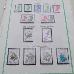 Collection timbres de France 1977-1990 neufs complet en album FO Yvert.