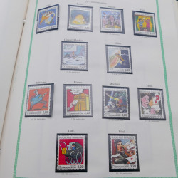 Collection timbres de France 1977-1990 neufs complet en album FO Yvert.