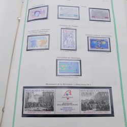 Collection timbres de France 1977-1990 neufs complet en album FO Yvert.