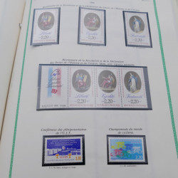 Collection timbres de France 1977-1990 neufs complet en album FO Yvert.