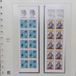 Collection carnets Croix-Rouge de France 1965-1999 en album Safe.