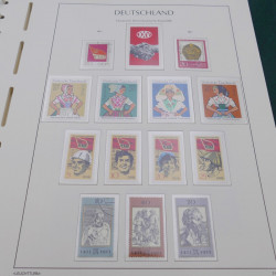 Collection timbres d'Allemagne DDR 1949-1990 complet en 4 albums Leuchtturm.