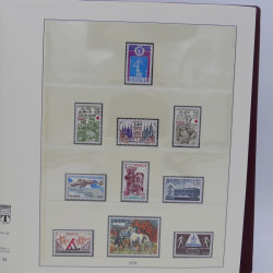 Collection timbres de France 1976-1982 neuf** complet en album Lindner.