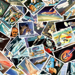 Navettes spatiales 50 timbres thématiques tous différents.