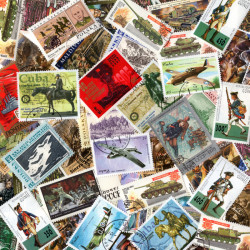 Guerre 50 timbres thématiques tous différents.