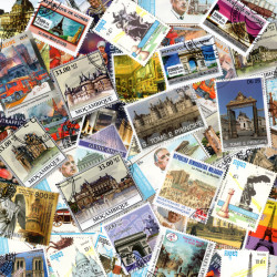 Monuments Français 50 timbres thématiques tous différents.