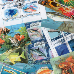 Poissons 25 blocs-feuillets de timbres thématiques.